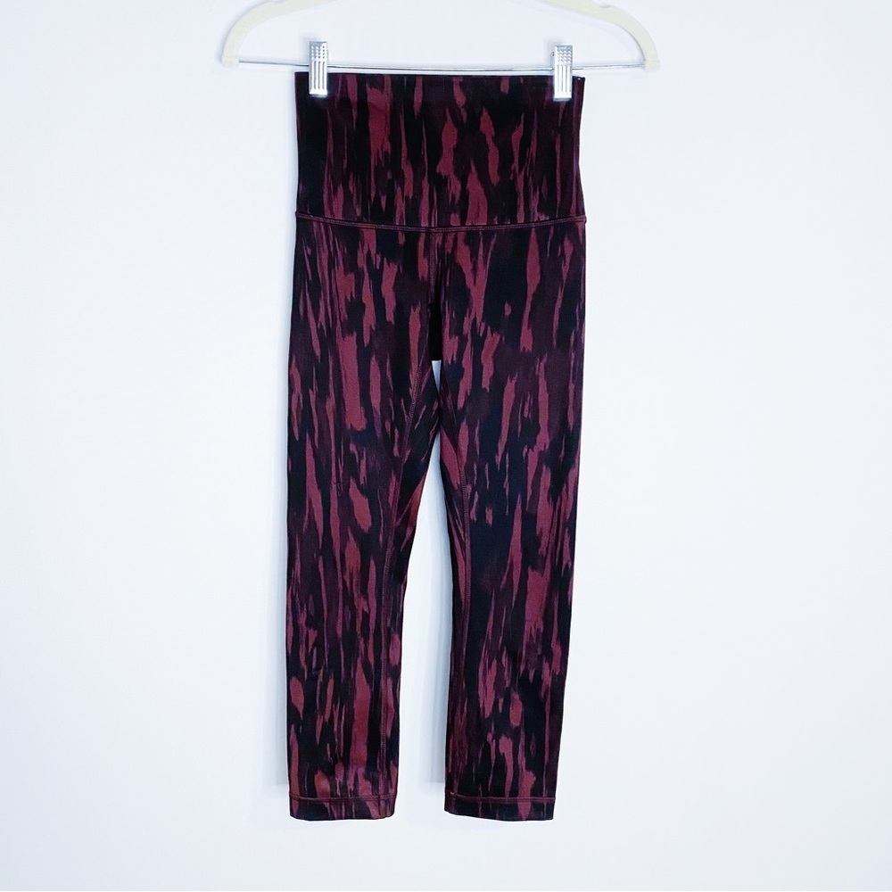 Lululemon - Wine Printed Crop Leggings